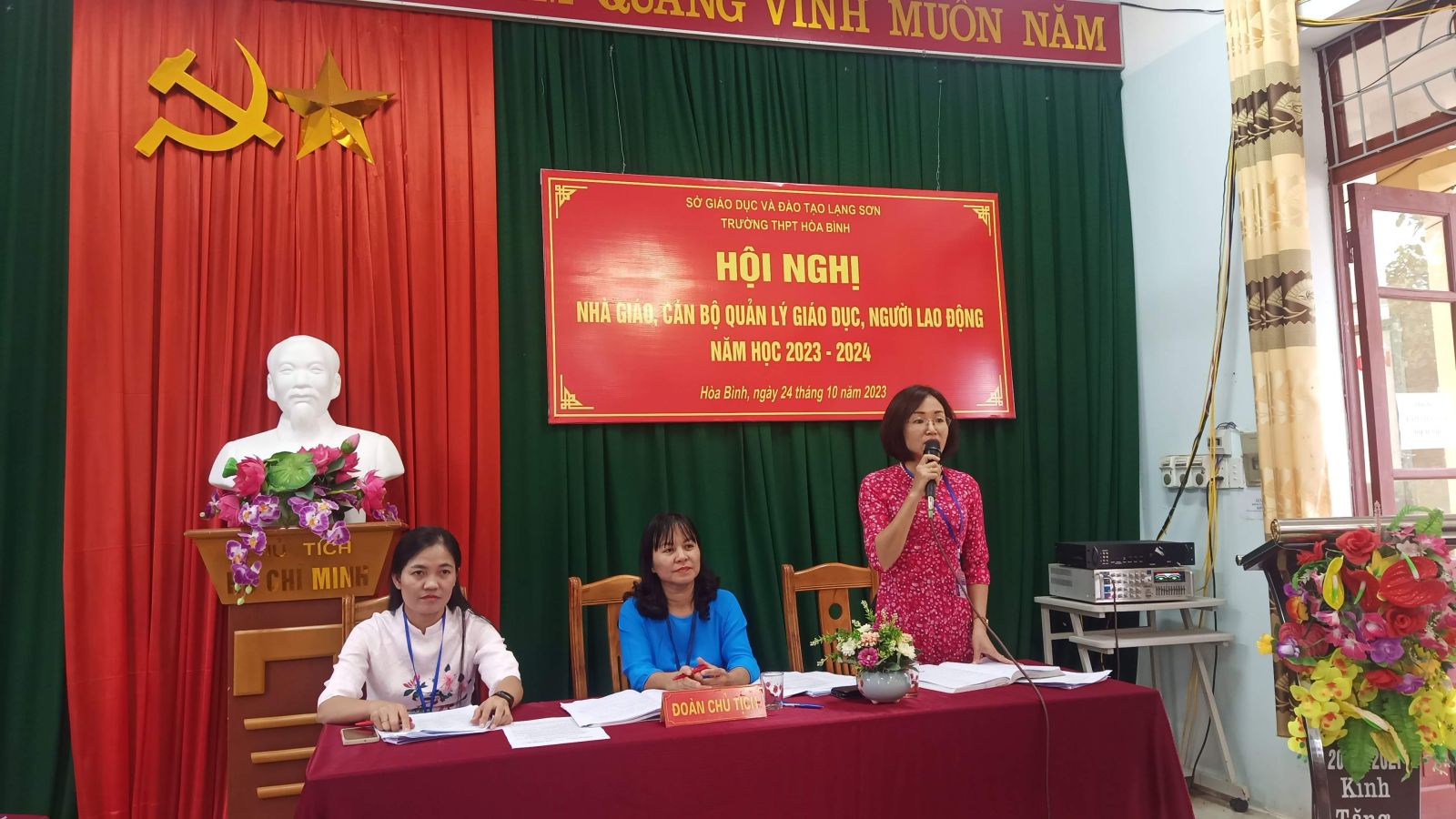 TRƯỜNG THPT HÒA BÌNH TỔ CHỨC HỘI NGHỊ NHÀ GIÁO, CÁN BỘ QUẢN LÝ GIÁO DỤC, NGƯỜI LAO ĐỘNG NĂM HỌC 2023 – 2024
